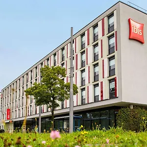 Ibis West Otel