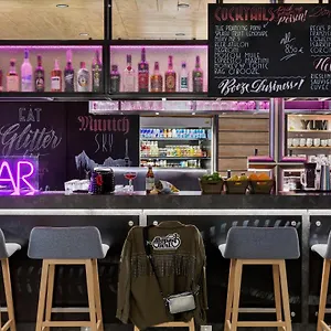 Moxy Ostbahnhof Ξενοδοχείο