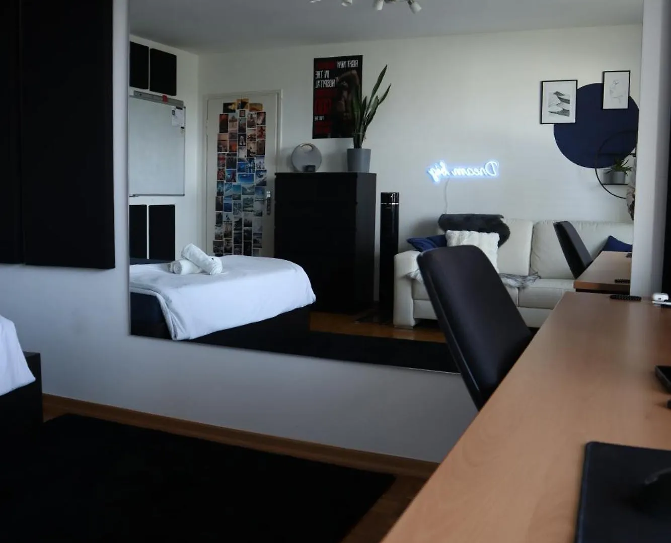 Alpine & Munich Skyline View Apt Germany